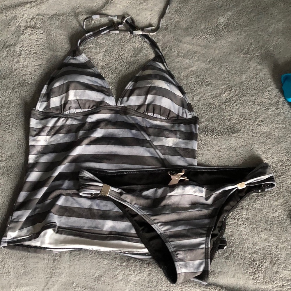 Tankini-Oakley dark and light gray